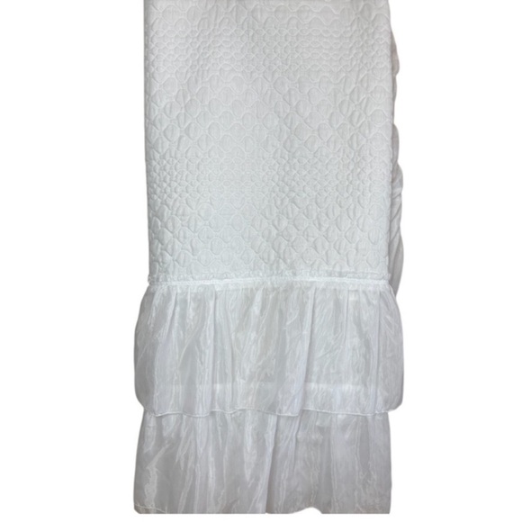 Vintage Quilt Ruffle Bedspread White Full Size Bed Ruffle Farmhouse Cottage Core - Picture 16 of 17